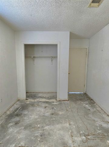 808 Willow Avenue, Cleveland, TX 77327