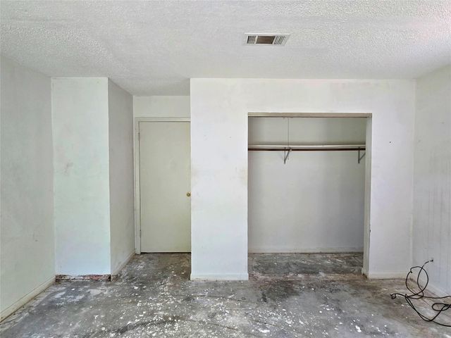 808 Willow Avenue, Cleveland, TX 77327