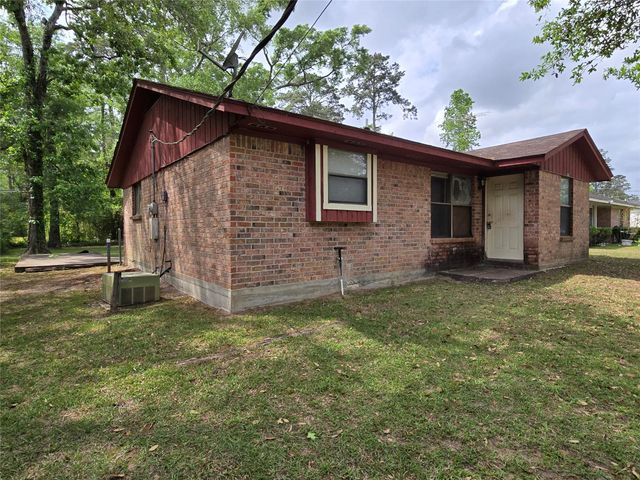 808 Willow Avenue, Cleveland, TX 77327