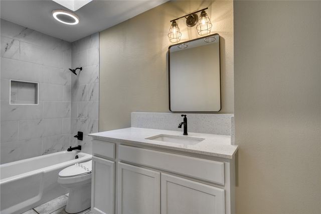 1212 South Ridgefield Circle, College Station, TX 77840