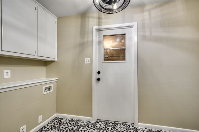 1212 South Ridgefield Circle, College Station, TX 77840