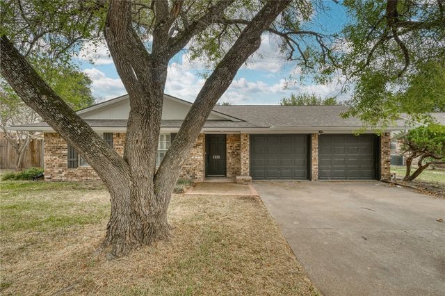 1212 South Ridgefield Circle, College Station, TX 77840