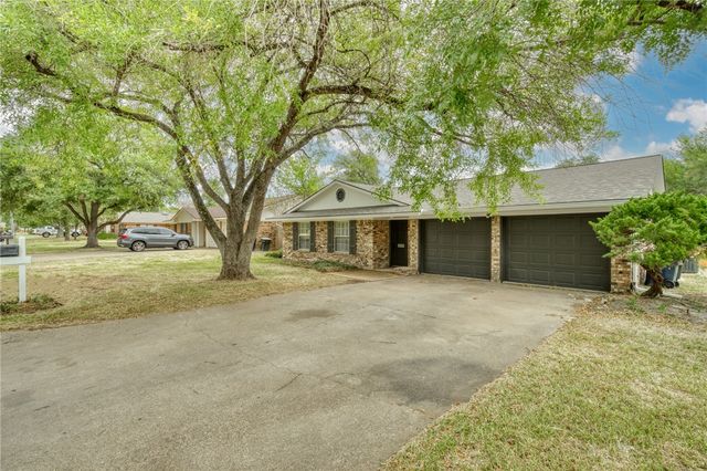1212 South Ridgefield Circle, College Station, TX 77840
