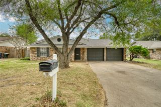 1212 South Ridgefield Circle, College Station, TX 77840