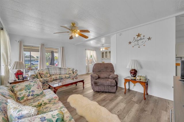 180 PARADISE N, Leesburg, FL 34788