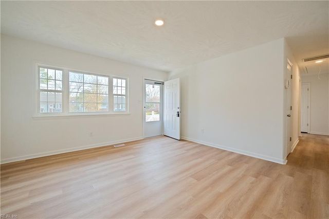 2051 Richard AVE, Hampton, VA 23664