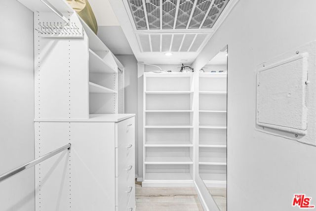 1131 Alta Loma Road 306, West Hollywood, CA 90069