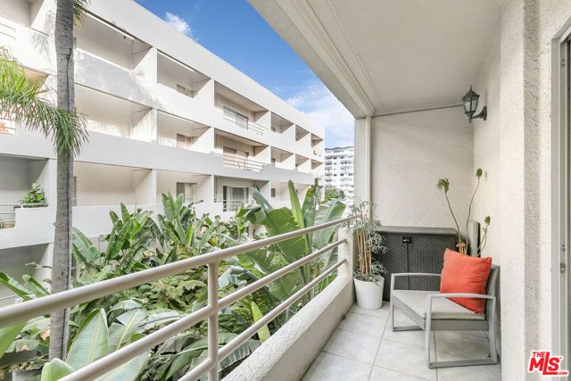 1131 Alta Loma Road 306, West Hollywood, CA 90069