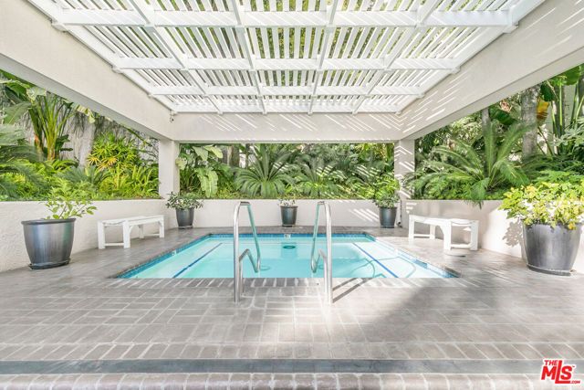 1131 Alta Loma Road 306, West Hollywood, CA 90069