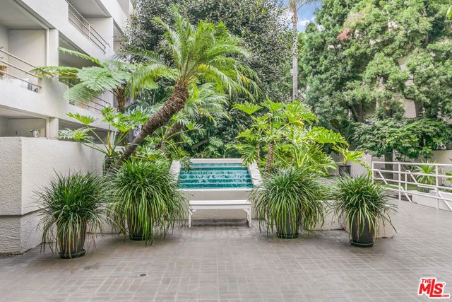 1131 Alta Loma Road 306, West Hollywood, CA 90069