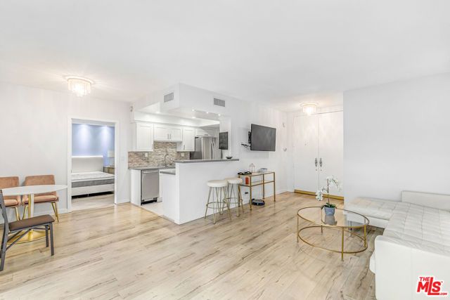 1131 Alta Loma Road 306, West Hollywood, CA 90069