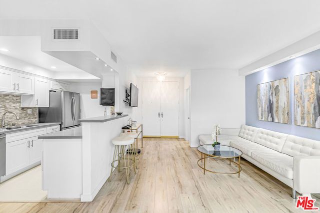 1131 Alta Loma Road 306, West Hollywood, CA 90069