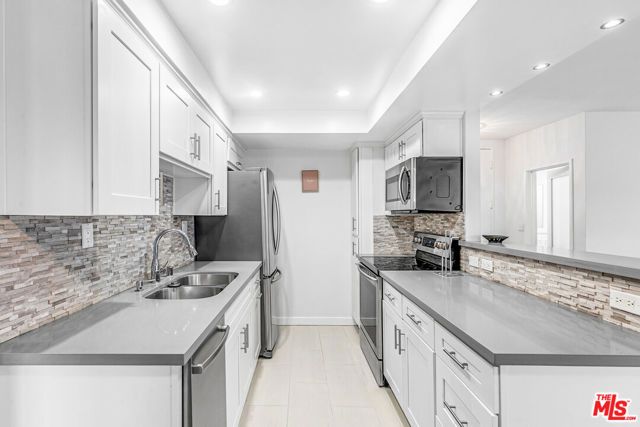 1131 Alta Loma Road 306, West Hollywood, CA 90069