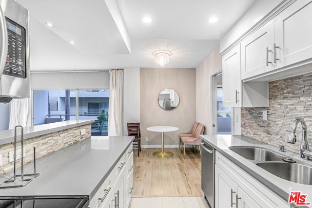 1131 Alta Loma Road 306, West Hollywood, CA 90069