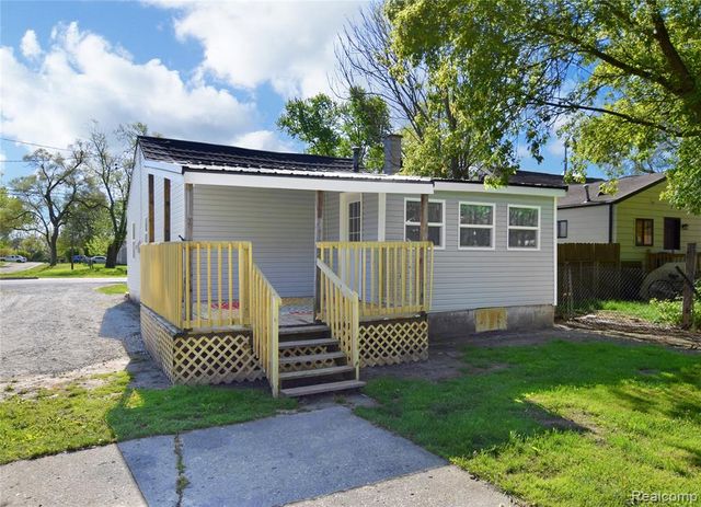 3508 Fern Avenue, Burton, MI 48529