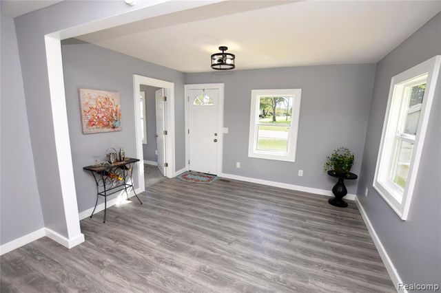 3508 Fern Avenue, Burton, MI 48529