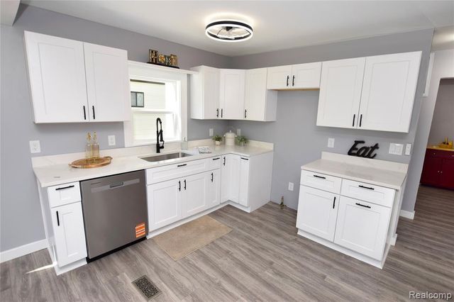 3508 Fern Avenue, Burton, MI 48529