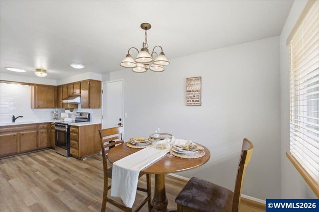 2585 Nautilus Av NW, Salem, OR 97304