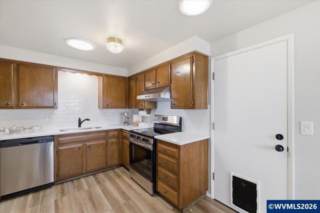 2585 Nautilus Av NW, Salem, OR 97304