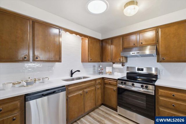 2585 Nautilus Av NW, Salem, OR 97304