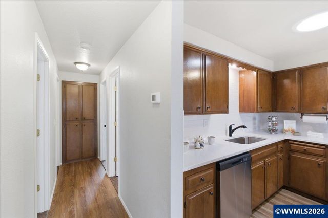 2585 Nautilus Av NW, Salem, OR 97304