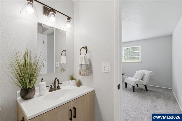 2585 Nautilus Av NW, Salem, OR 97304