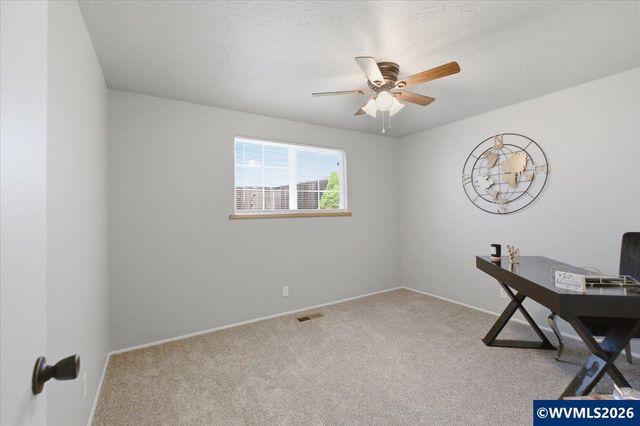 2585 Nautilus Av NW, Salem, OR 97304