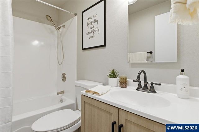 2585 Nautilus Av NW, Salem, OR 97304