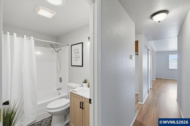 2585 Nautilus Av NW, Salem, OR 97304