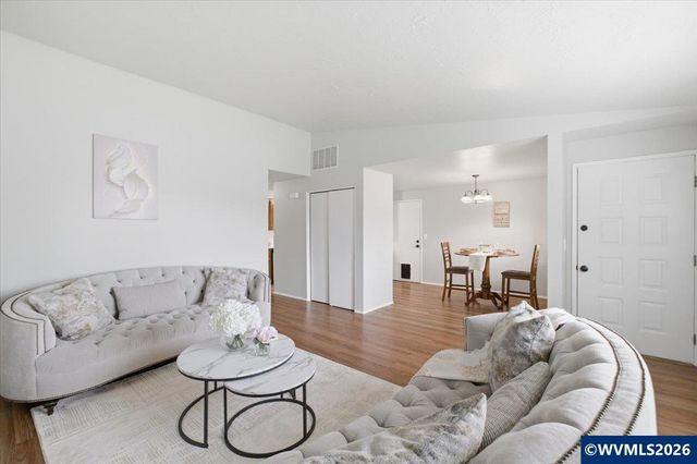 2585 Nautilus Av NW, Salem, OR 97304