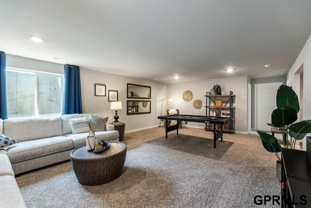 18486 Portal Street, Omaha, NE 68136