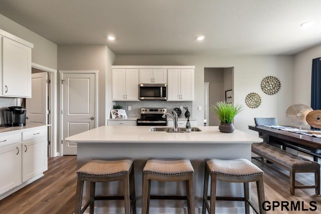 18486 Portal Street, Omaha, NE 68136
