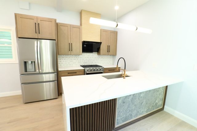 89 Trenton 2, Boston, MA 02128