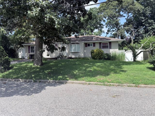 110 Tudor Road, Centereach, NY 11720