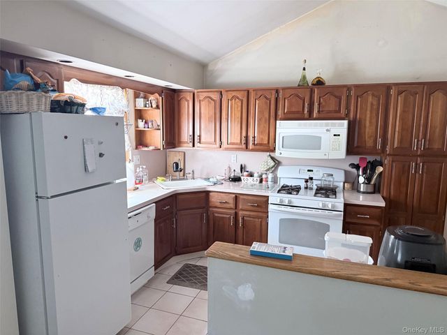 110 Tudor Road, Centereach, NY 11720