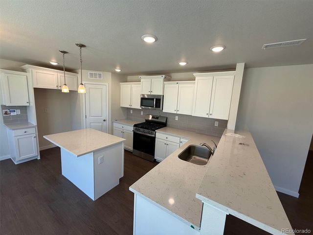 776 N Carrie Court, Watkins, CO 80137