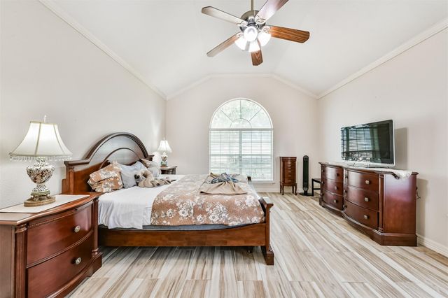 1910 Quinn Road, Pearland, TX 77581