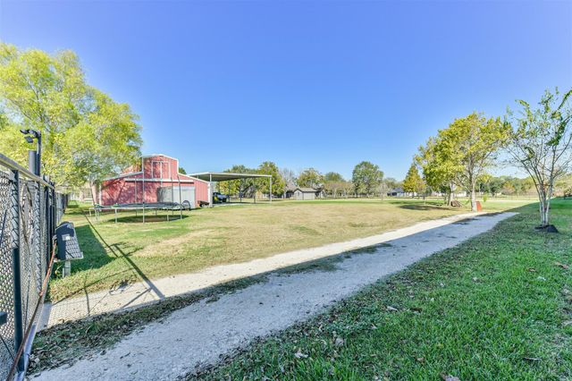 1910 Quinn Road, Pearland, TX 77581
