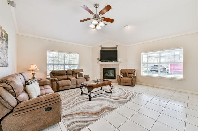 1910 Quinn Road, Pearland, TX 77581