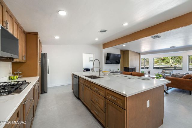 7755 N Arundel Court, Tucson, AZ 85704