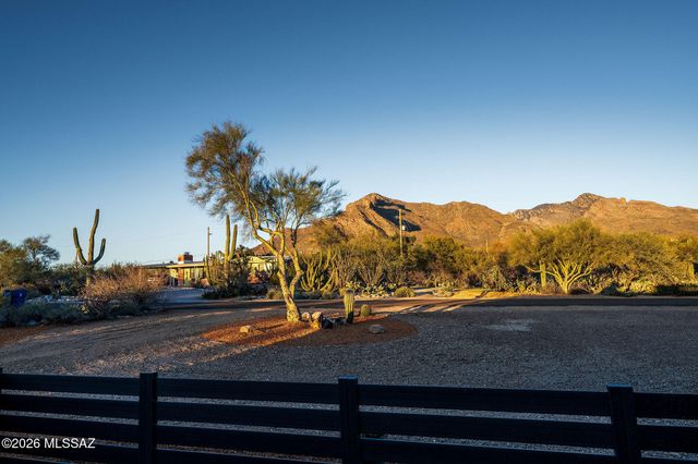 7755 N Arundel Court, Tucson, AZ 85704