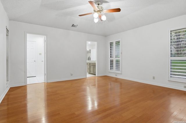 21009 HICKORY BND, Garden Ridge, TX 78266