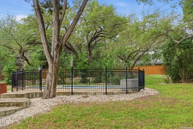 21009 HICKORY BND, Garden Ridge, TX 78266