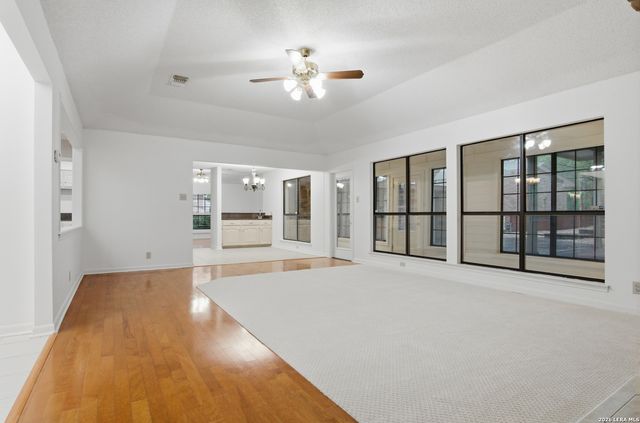 21009 HICKORY BND, Garden Ridge, TX 78266