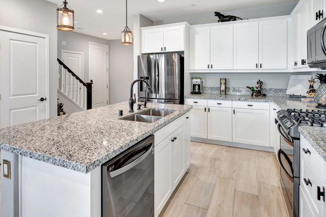 4146 Mission Tree Way, Oceanside, CA 92057