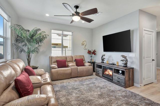 4146 Mission Tree Way, Oceanside, CA 92057