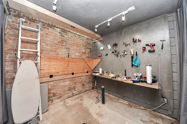 7877 Kendalia Drive, Houston, TX 77036