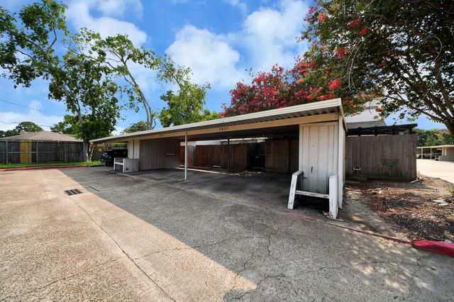7877 Kendalia Drive, Houston, TX 77036