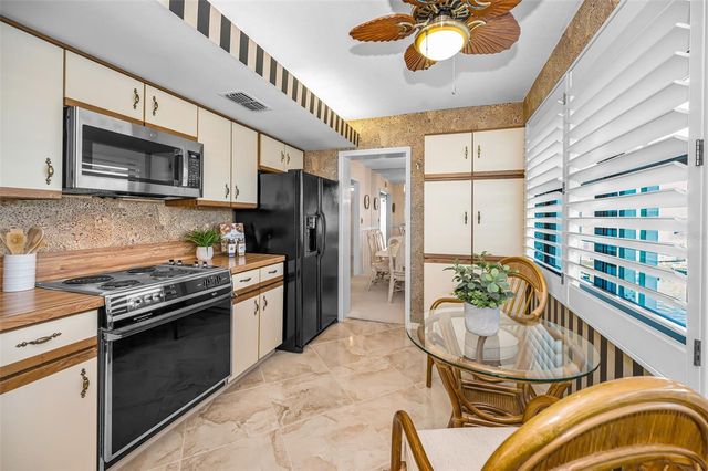 2539 GARY CIRCLE 704, Dunedin, FL 34698