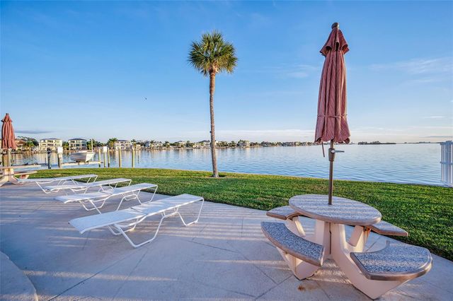 2539 GARY CIRCLE 704, Dunedin, FL 34698